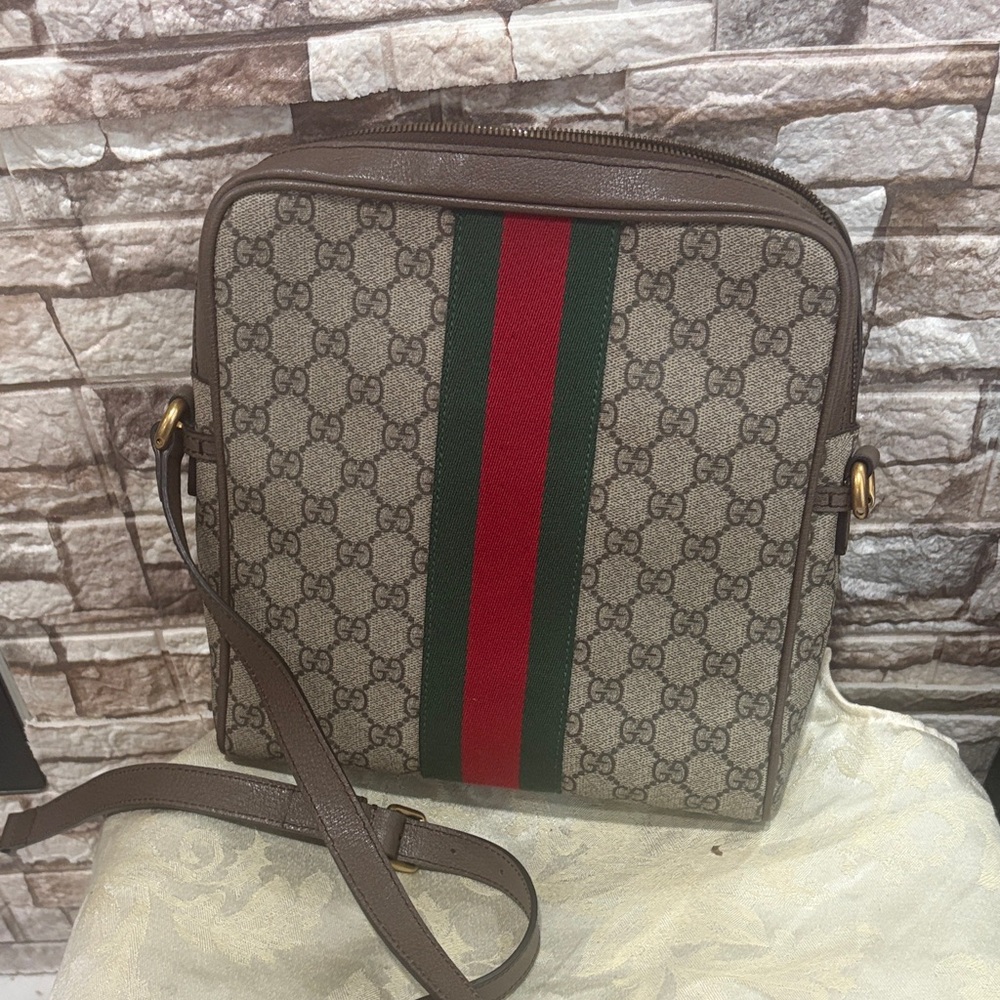 Gucci Beige/Brown GG Supreme Messenger Bag with Red/Green Stripe - Picture 2 of 7